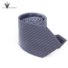 Cravate faite sur commande de cravate coupée d&#39;équipage de couleur unie de polyester en Chine